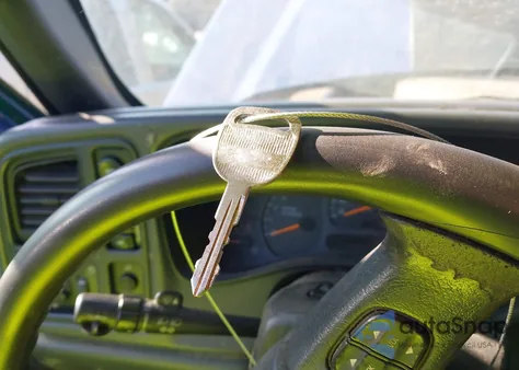 2003 Chevrolet Silverado 1500Hd Ls из США, поврежденный, VIN 1GCGK13U83F235731